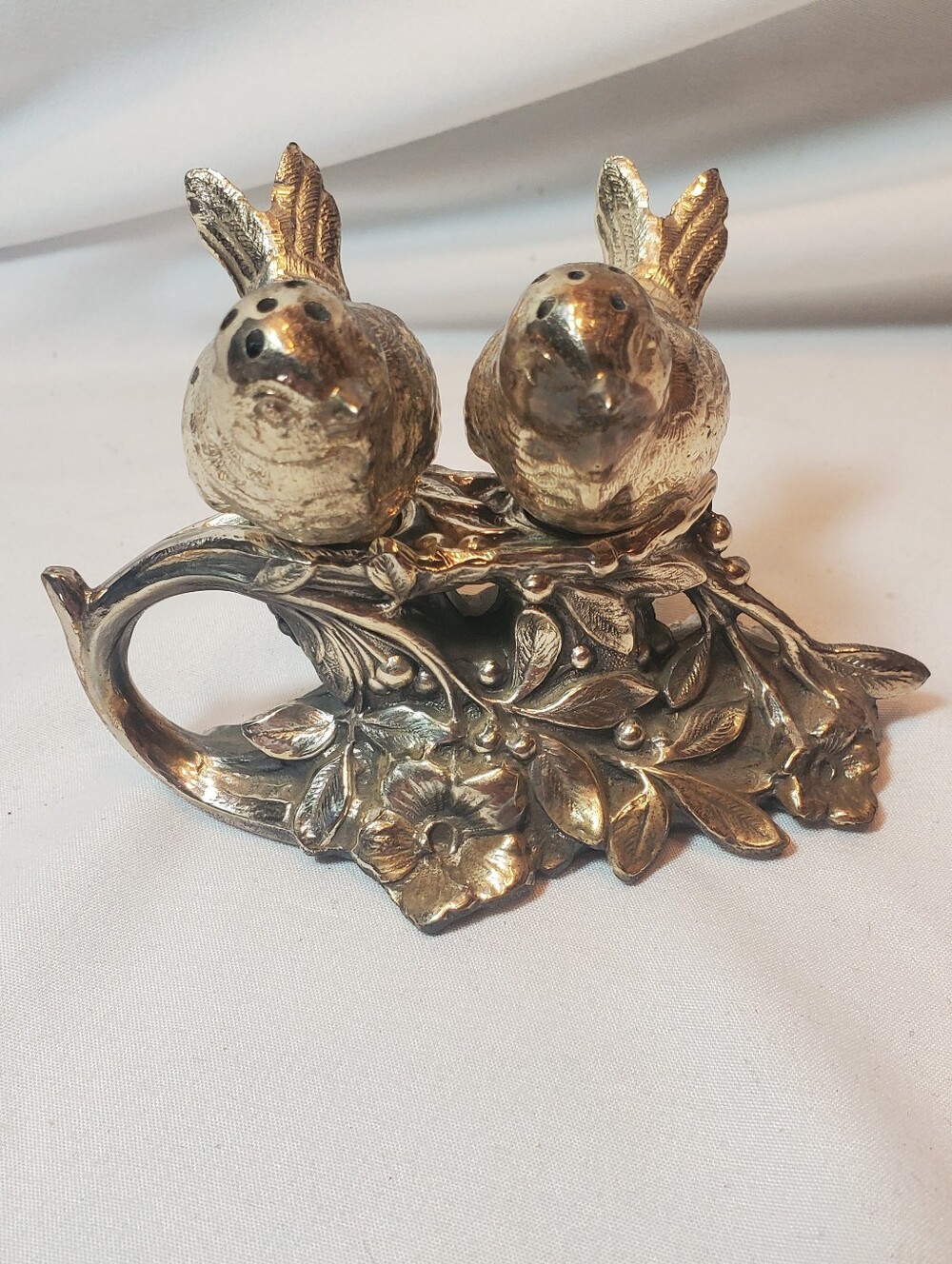 Silver Plate Vtg 1960's Bird Salt & Pepper Shaker Set Floral Base W.B. Mfg 121